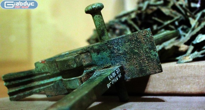 Ở thời kỳ kỹ thuật còn chưa phát triển, Linh Quang Kim Trảo Thần Nỏ của người Việt cổ được nhiều chuyên gia đánh giá là cỗ "súng máy hiện đại" thực sự